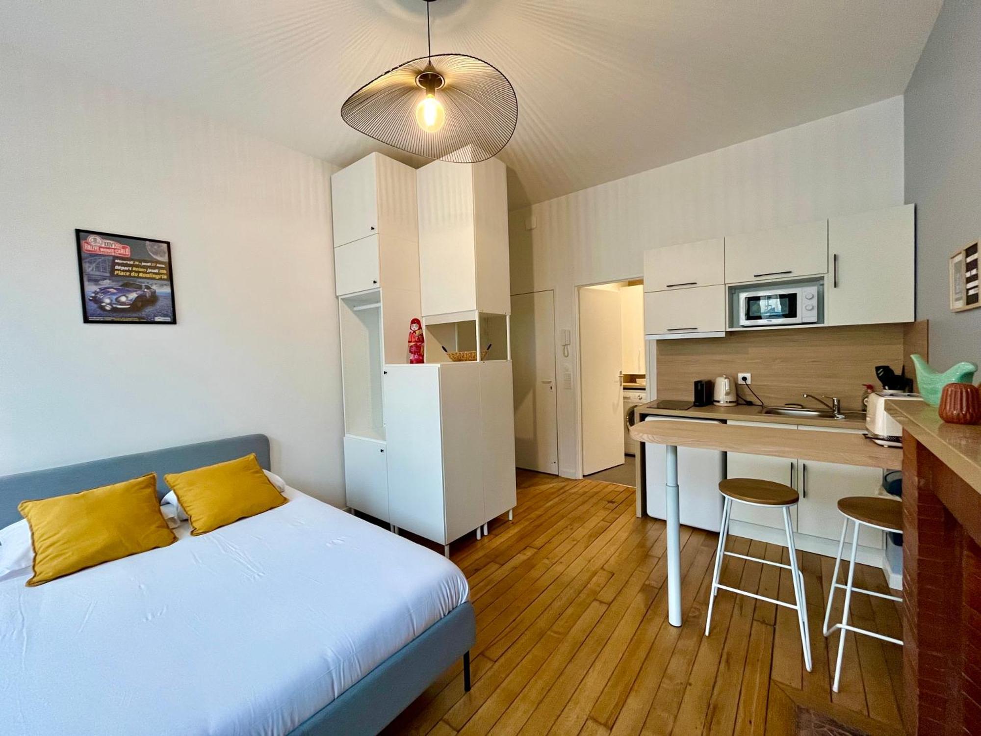 Suite Clovis - 1 Reims Exterior foto